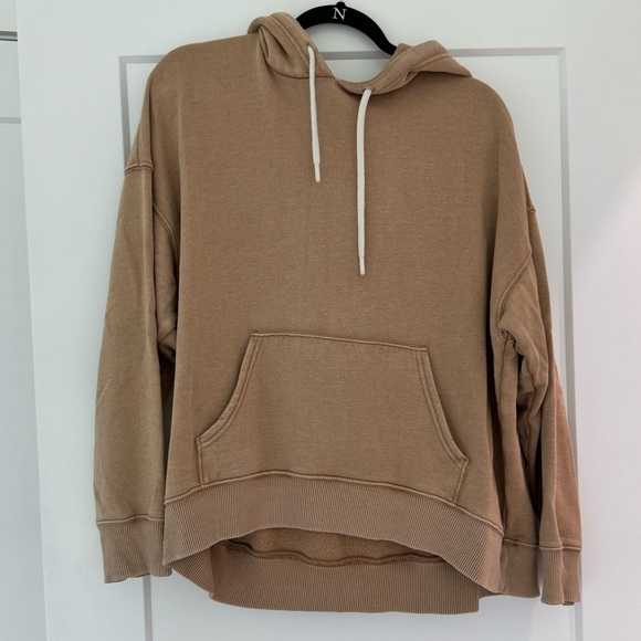 NEUTRAL AERIE SET - TOP SIZE M, BOTTOMS SIZE S - Picture 5 of 6